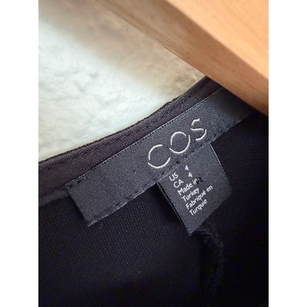COS Black Short Sleeve Blouse Back Zip Crew Neck Minimalist Top Size 4 - Picture 3 of 6
